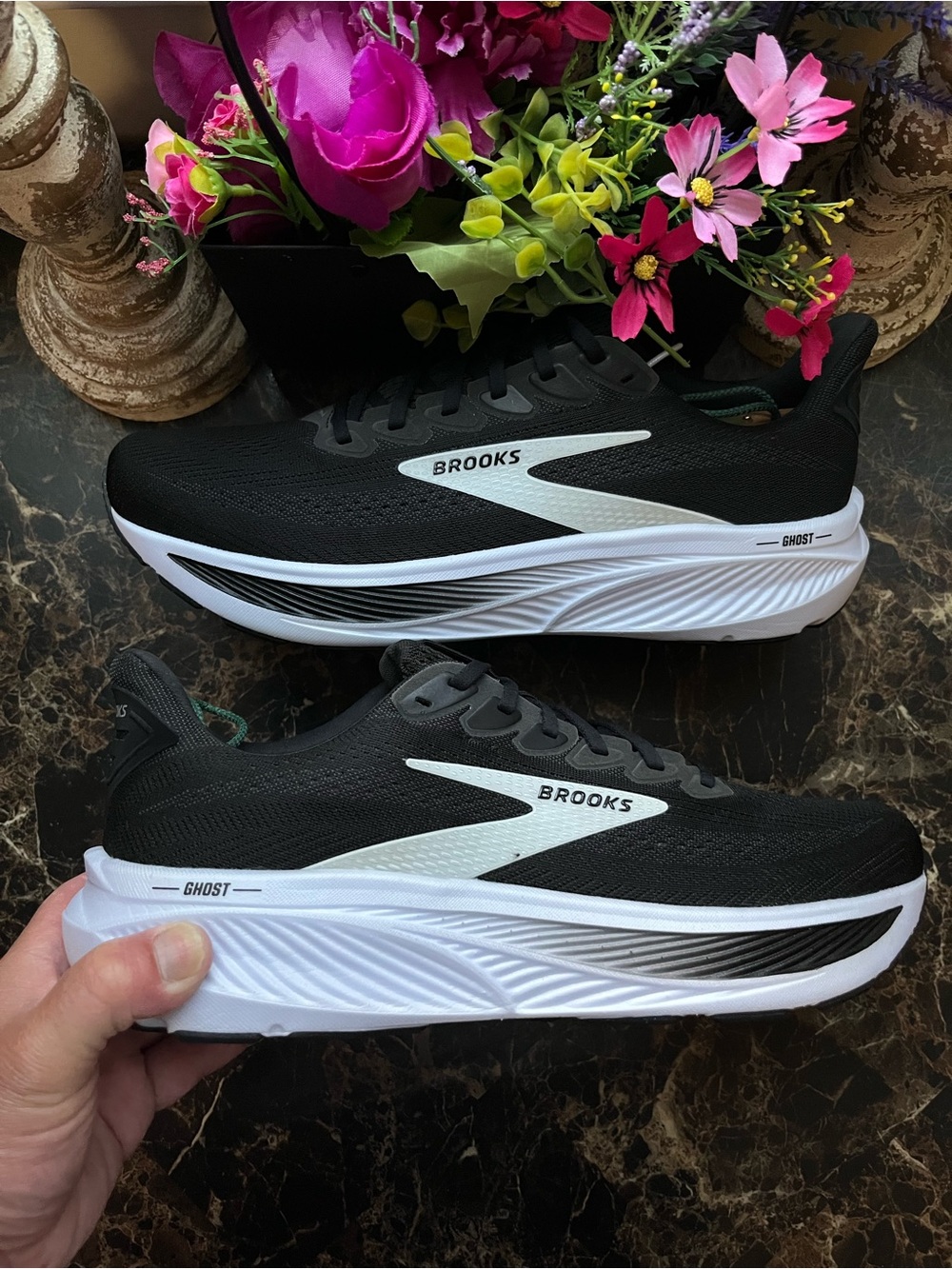 Brooks Ghost 17
Super Comfort/Athletic
Medical Field Shoes
Size 12.5 2E Wide